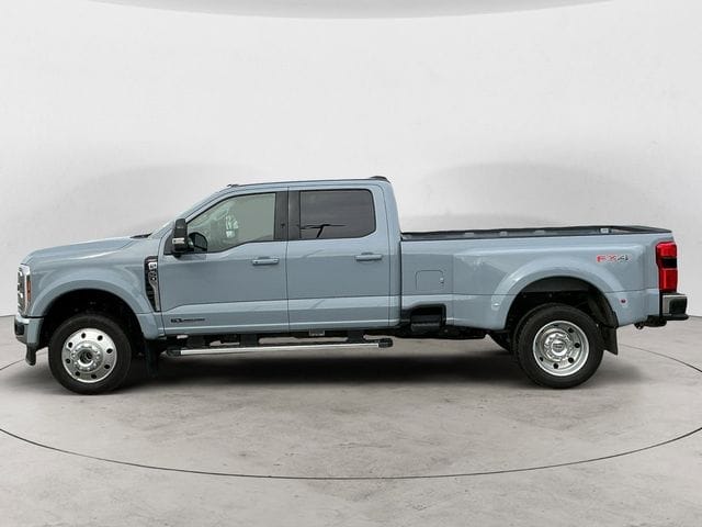 Used 2025 Ford F-450SD Lariat 4D Crew Cab – 1FT8W4DT8SEC53294