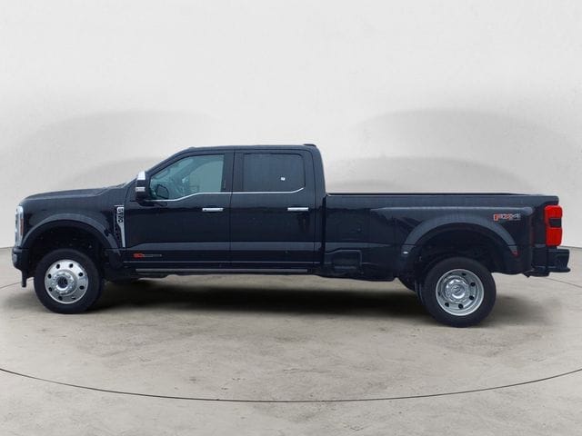 Used 2024 Ford F-450SD Platinum 4D Crew Cab – 1FT8W4DM2RED58044