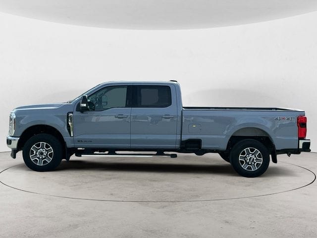 Used 2024 Ford F-350SD Lariat 4D Crew Cab – 1FT8W3BT0REC62952